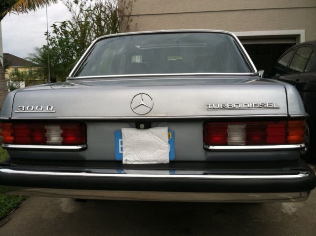 1984 Blue Mercedes-Benz 300-Series Sedan