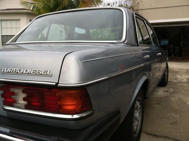 1984 Blue Mercedes-Benz 300-Series Sedan