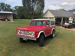 1977 Red Ford Bronco SUV