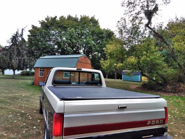 1990 CREAM Ford F-150 Standard Cab Pickup