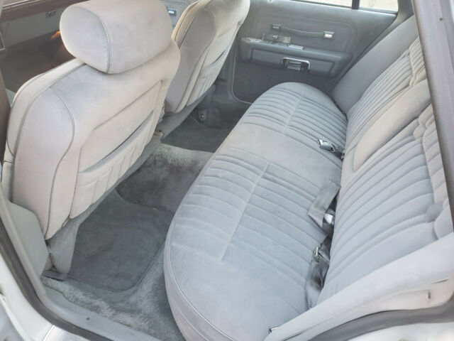 1987 Gray Ford Crown Victoria Sedan