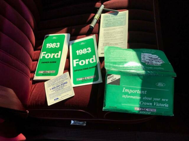 1983 Ford Crown Victoria Sedan