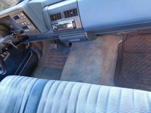 1990 Blue Chevrolet Silverado 1500 Standard Cab Pickup