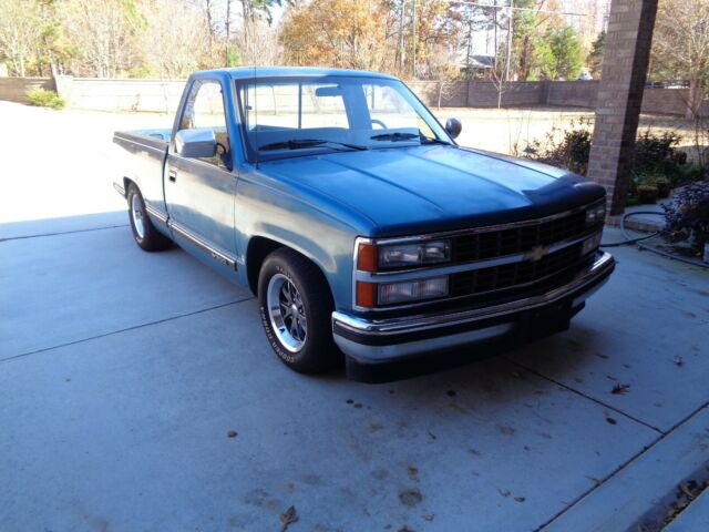 1990 Blue Chevrolet Silverado 1500 Standard Cab Pickup