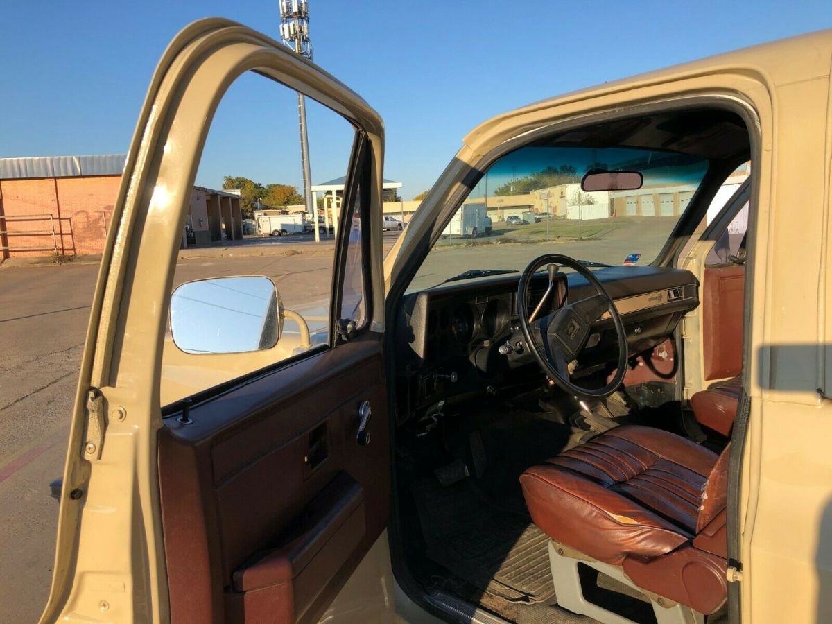 1986 Tan Chevrolet Blazer SUV
