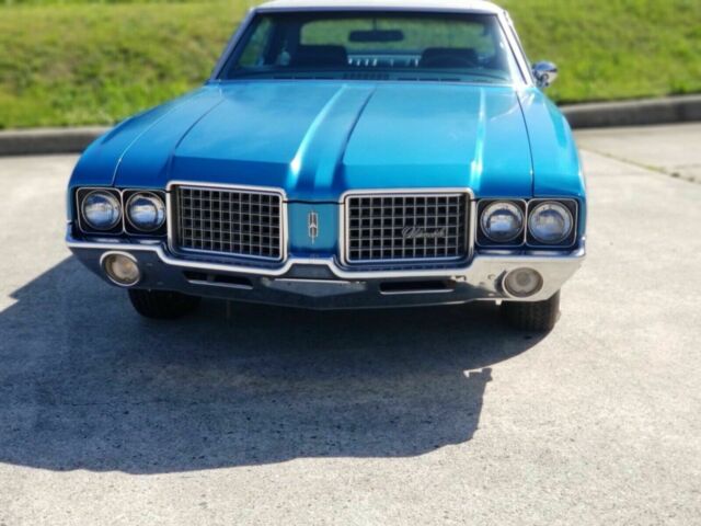 1972 Blue Oldsmobile Cutlass Coupe