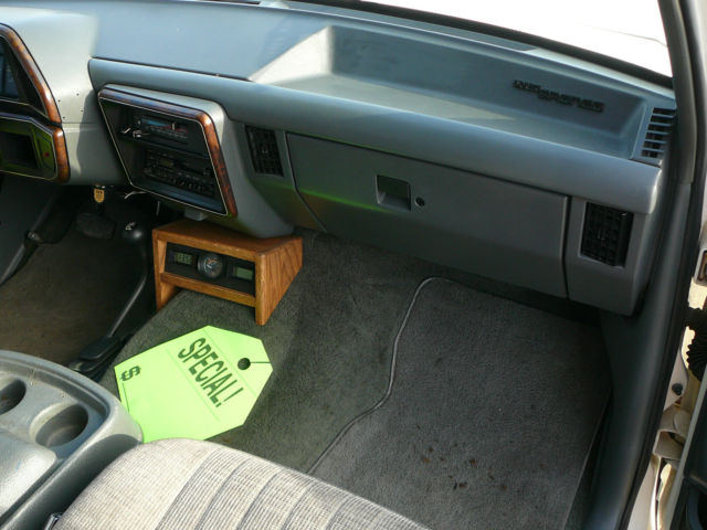 1989 White Ford Bronco SUV