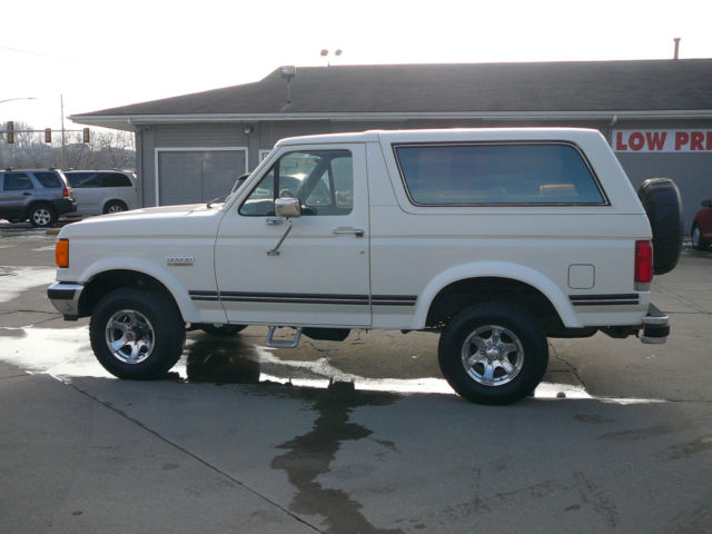 1989 White Ford Bronco SUV