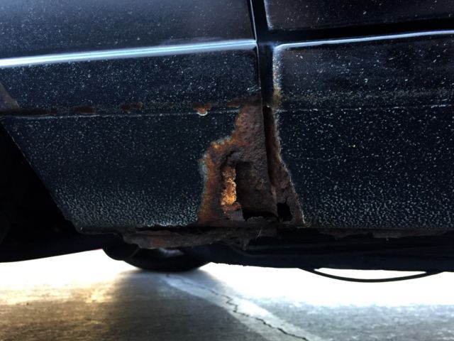 1988 Black BMW M5 Sedan