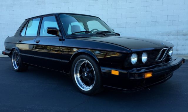1988 Black BMW M5 Sedan