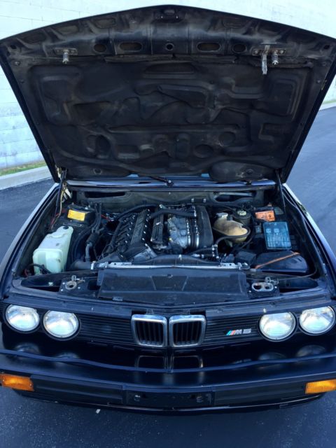 1988 Black BMW M5 Sedan