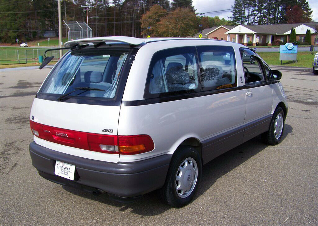 1993 White Toyota Previa Minivan/Van