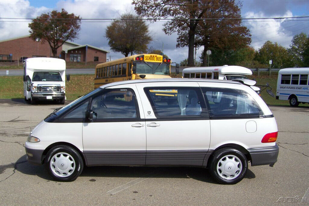1993 White Toyota Previa Minivan/Van