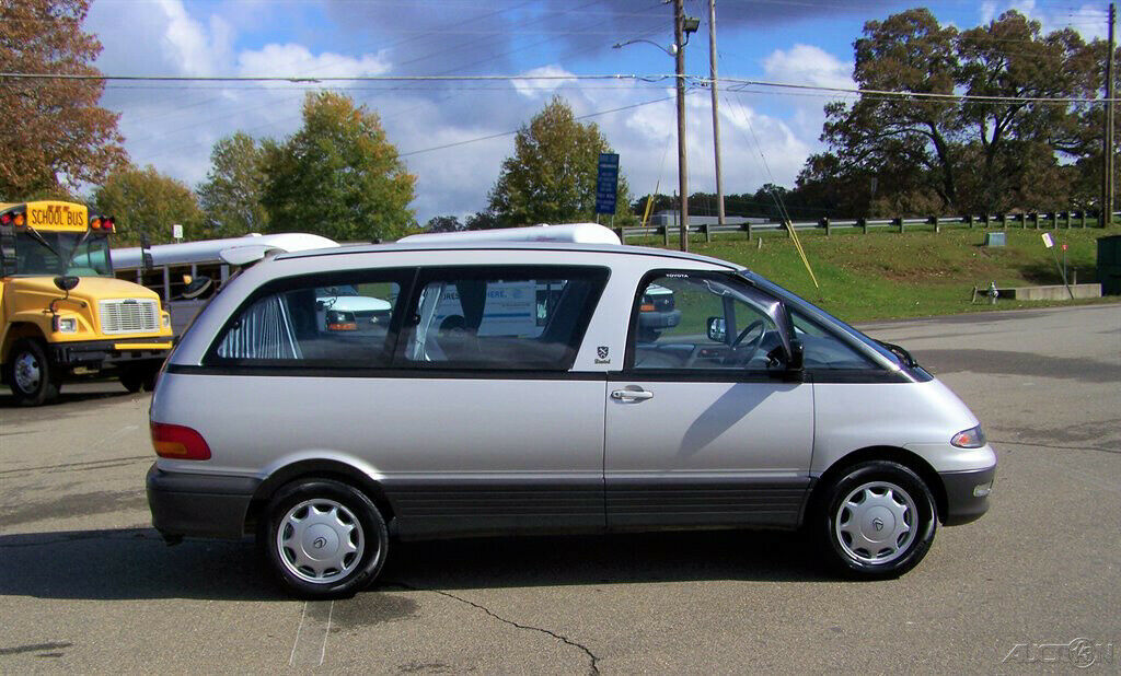 1993 White Toyota Previa Minivan/Van