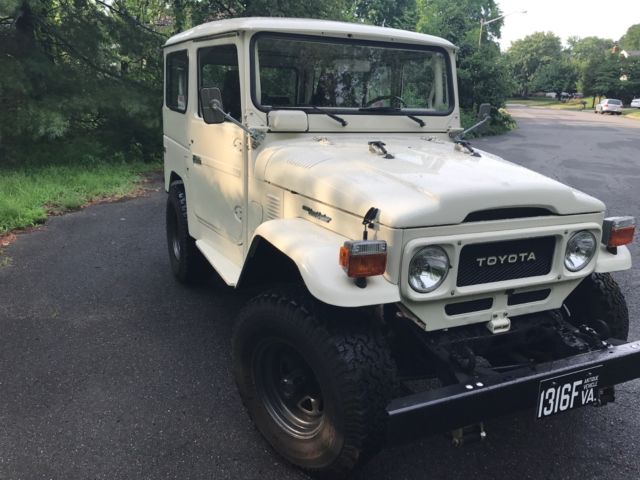 1979 White Toyota Land Cruiser SUV