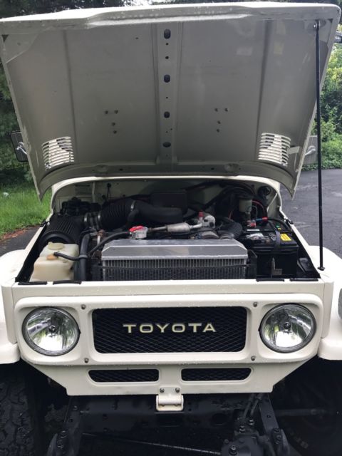 1979 White Toyota Land Cruiser SUV