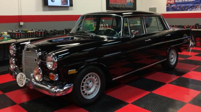 1968 Black Mercedes-Benz 200-Series Limousine