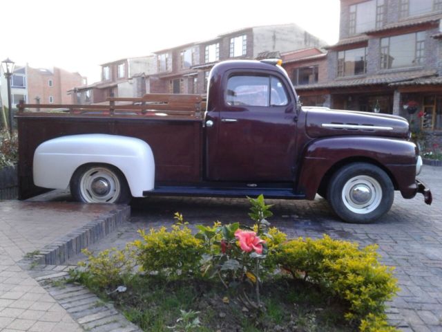 1951 Red wine & White Ford F-3