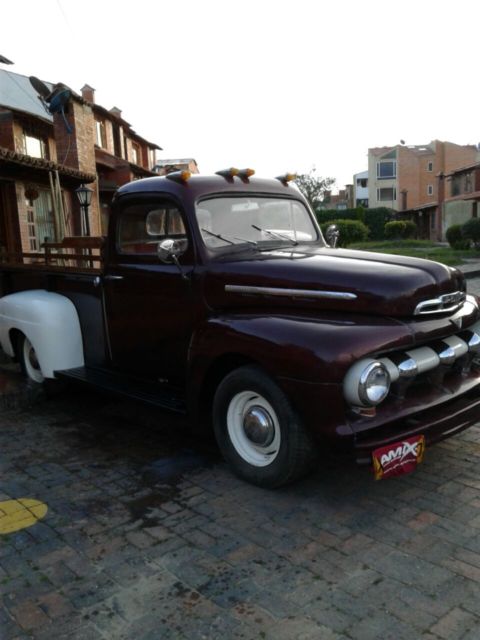 1951 Red wine & White Ford F-3