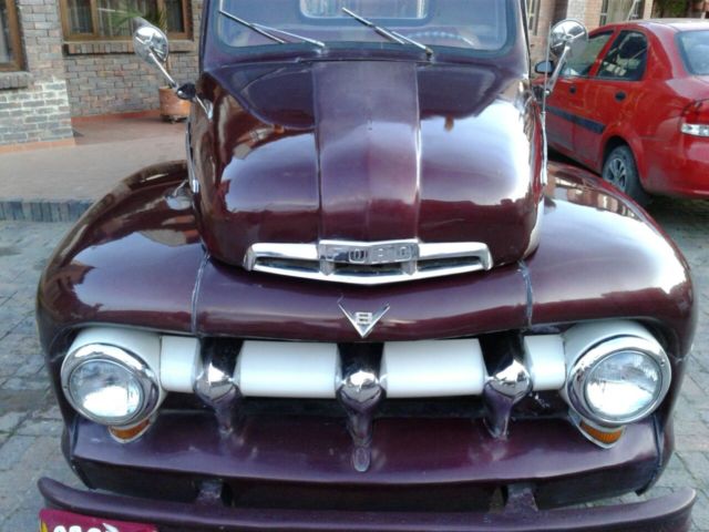 1951 Red wine & White Ford F-3