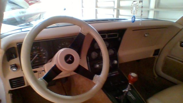 1980 White Chevrolet Corvette Coupe