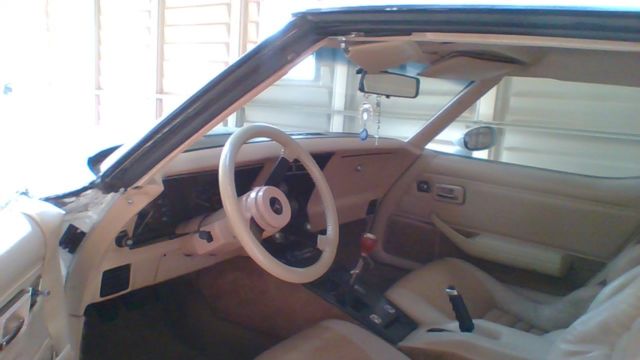 1980 White Chevrolet Corvette Coupe