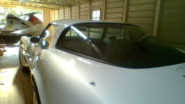 1980 White Chevrolet Corvette Coupe