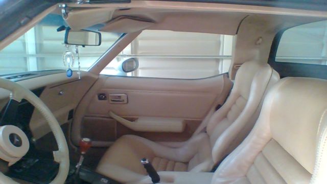 1980 White Chevrolet Corvette Coupe