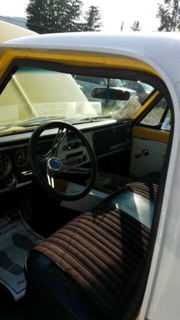 1971 yellow / white Chevrolet C-10 Standard Cab Pickup