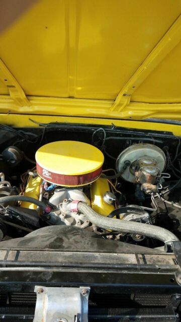 1971 yellow / white Chevrolet C-10 Standard Cab Pickup