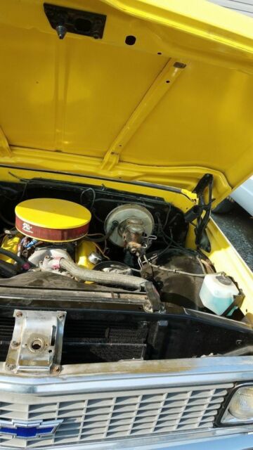 1971 yellow / white Chevrolet C-10 Standard Cab Pickup