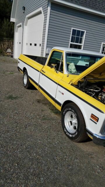 1971 yellow / white Chevrolet C-10 Standard Cab Pickup