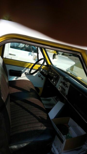 1971 yellow / white Chevrolet C-10 Standard Cab Pickup