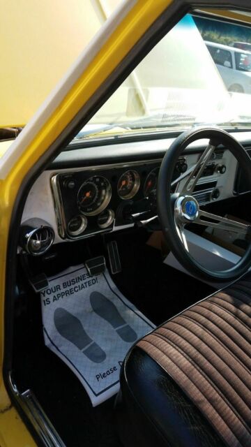 1971 yellow / white Chevrolet C-10 Standard Cab Pickup