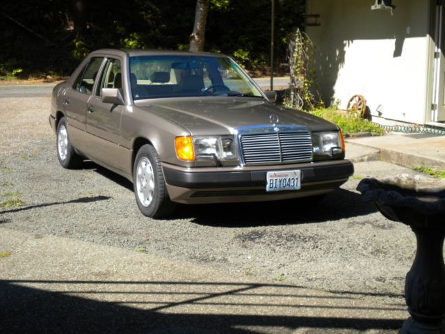 1992 Sand Mercedes-Benz 400-Series Sedan