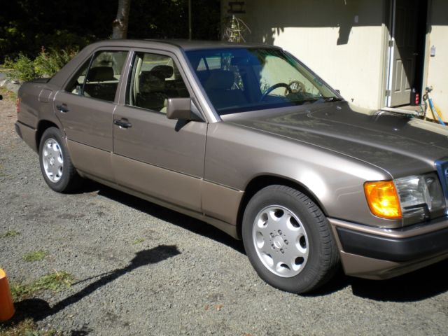 1992 Sand Mercedes-Benz 400-Series Sedan