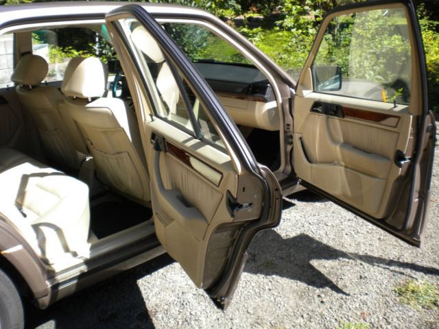 1992 Sand Mercedes-Benz 400-Series Sedan