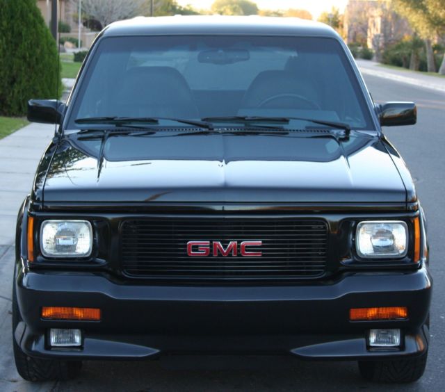1993 Black GMC Typhoon SUV