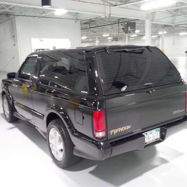 1993 Black GMC Typhoon SUV