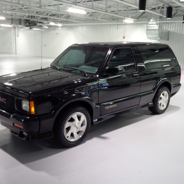 1993 Black GMC Typhoon SUV