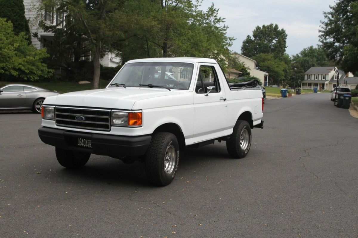 1987 White Ford Bronco SUV