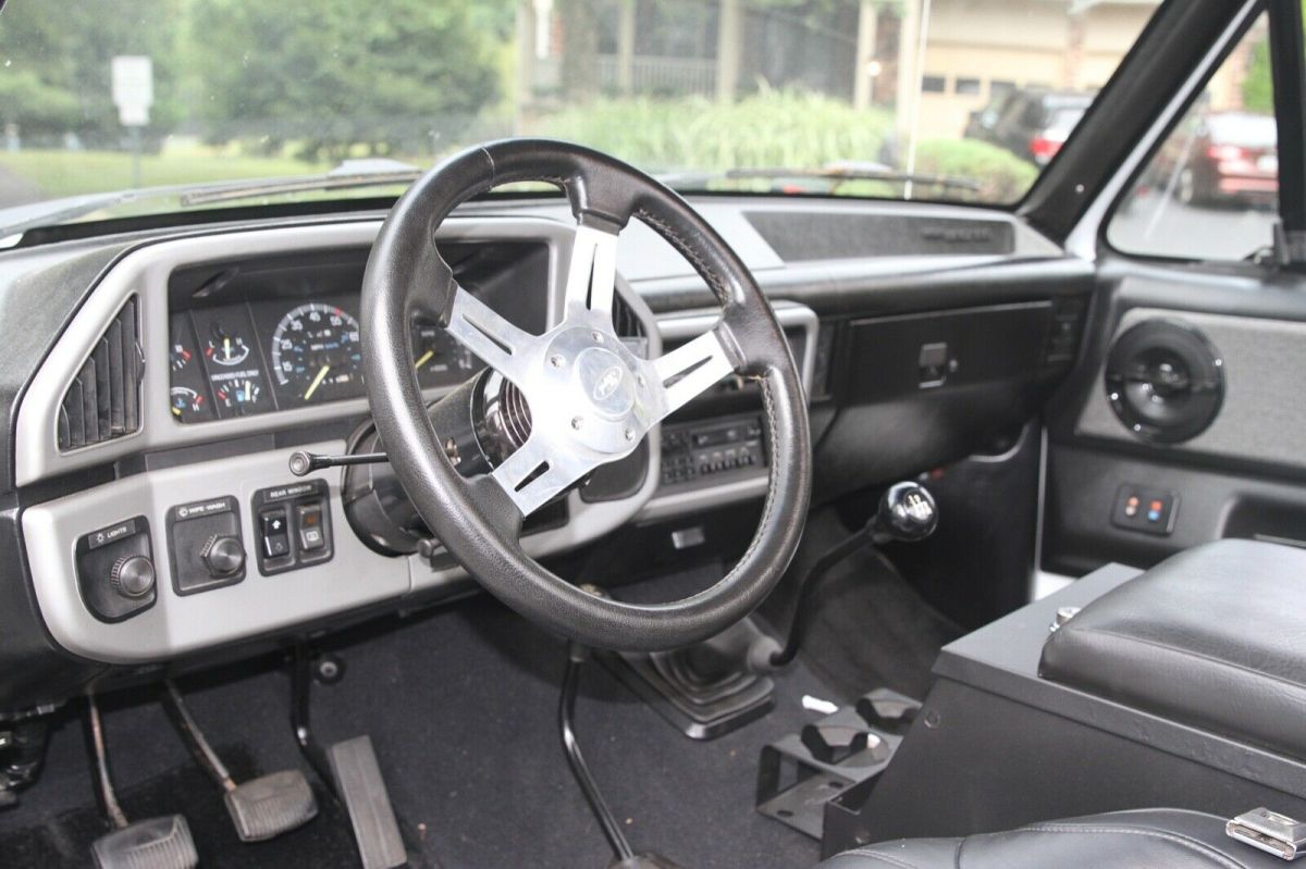 1987 White Ford Bronco SUV
