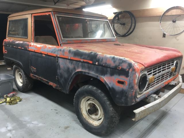 1971 Red Ford Bronco SUV