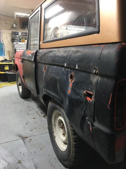 1971 Red Ford Bronco SUV