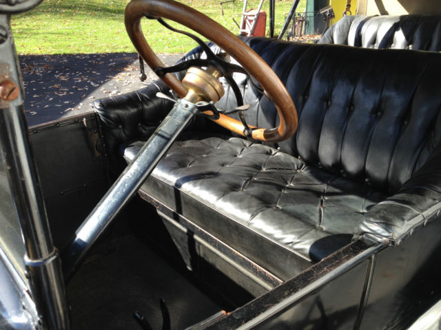 1915 Black Ford Model T Touring