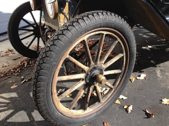 1915 Black Ford Model T Touring