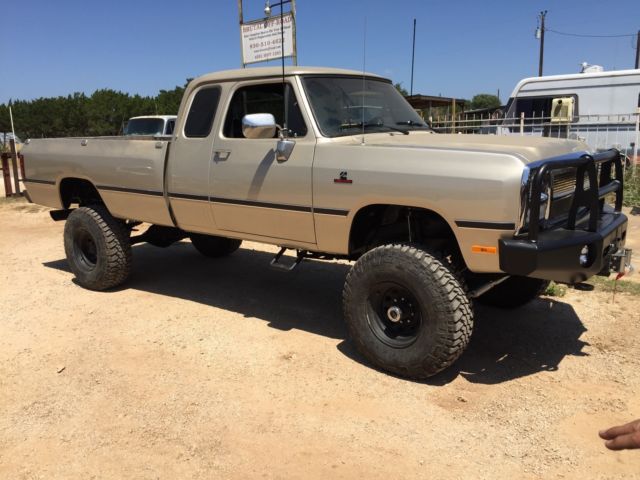 1992 Gold Dodge W-250 Extended Cab Pickup