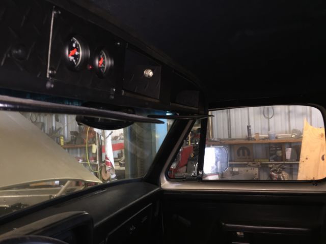 1992 Gold Dodge W-250 Extended Cab Pickup