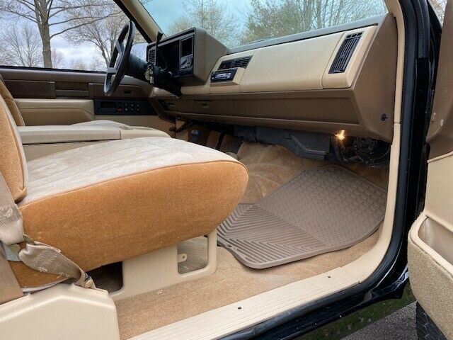 1988 Black GMC Sierra 1500 Standard Cab Pickup