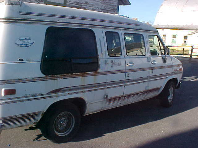 1993 White Chevrolet G20 Van Van Camper